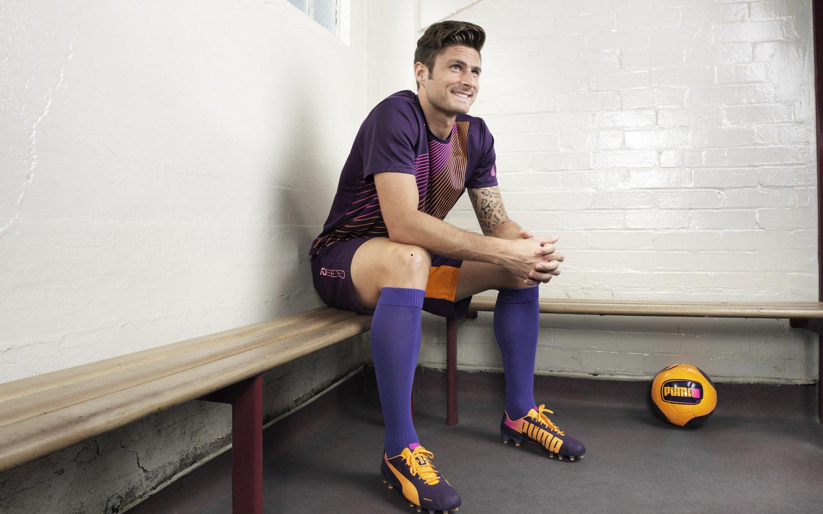 金身告破！塔帅时代枪手欧冠主场零失球纪录终结，鏖战惊险保胜局